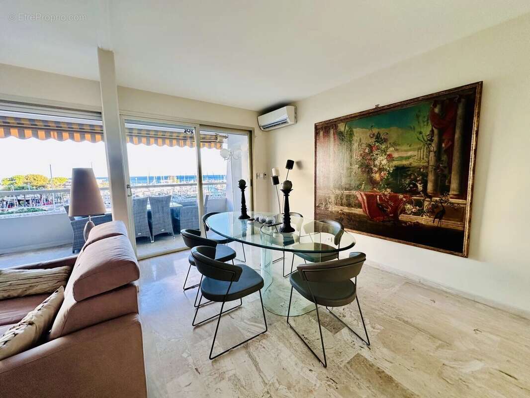 Appartement à VILLENEUVE-LOUBET