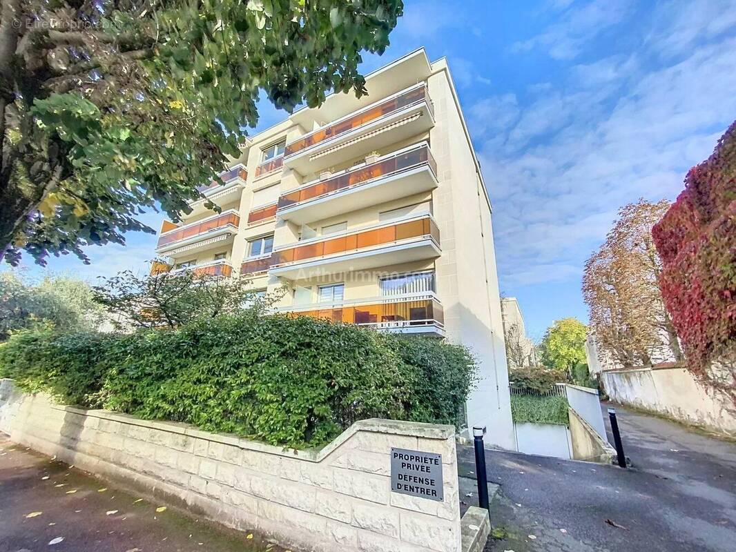 Appartement à SAINT-MAUR-DES-FOSSES