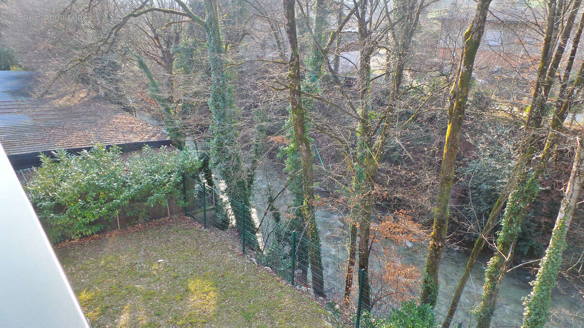 Vue de la terrasse - Appartement à GRESY-SUR-AIX