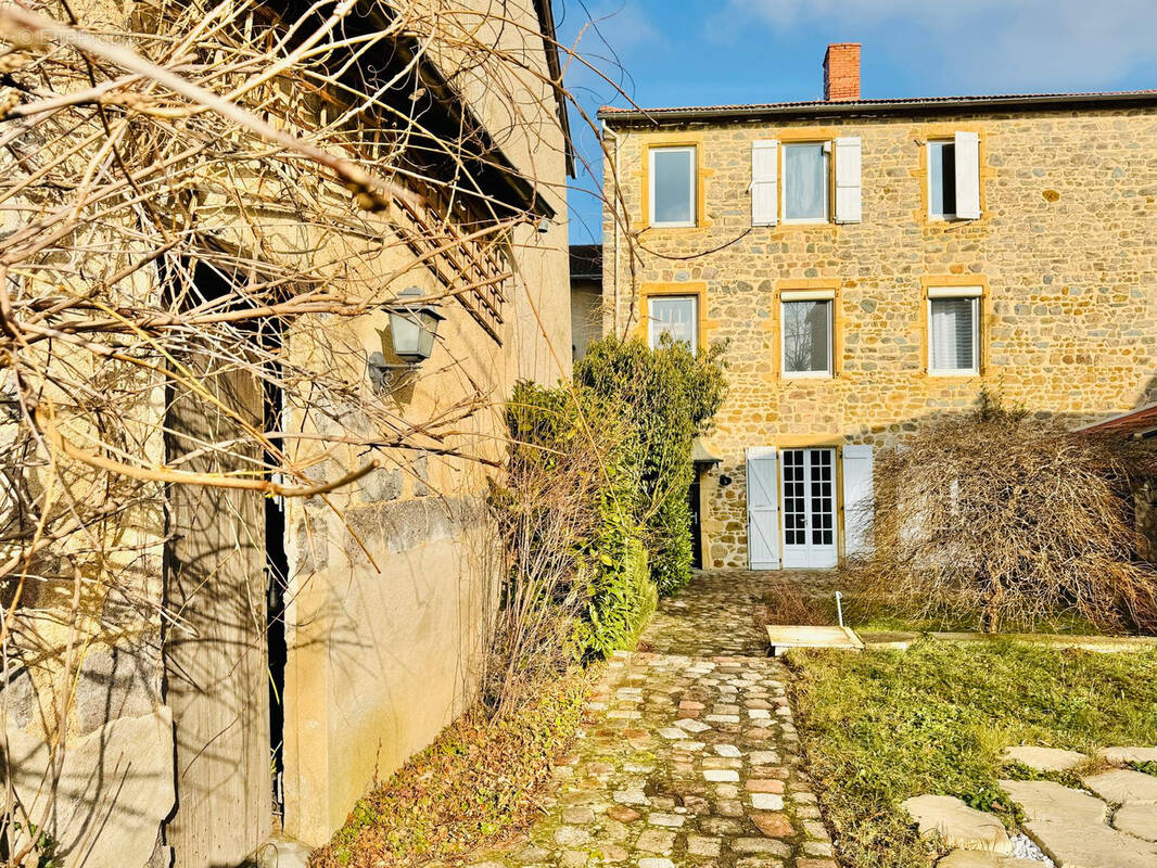 Maison à SAINT-SYMPHORIEN-DE-LAY