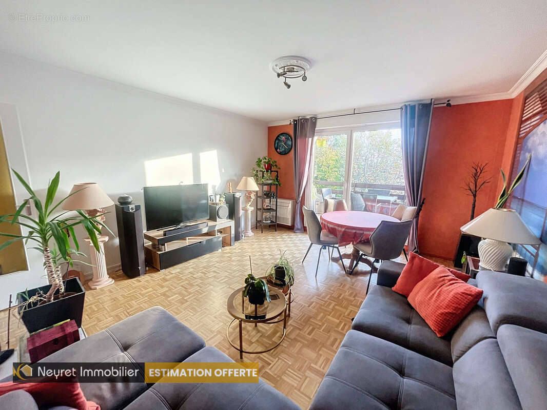 Appartement à SAINT-GENIS-LAVAL