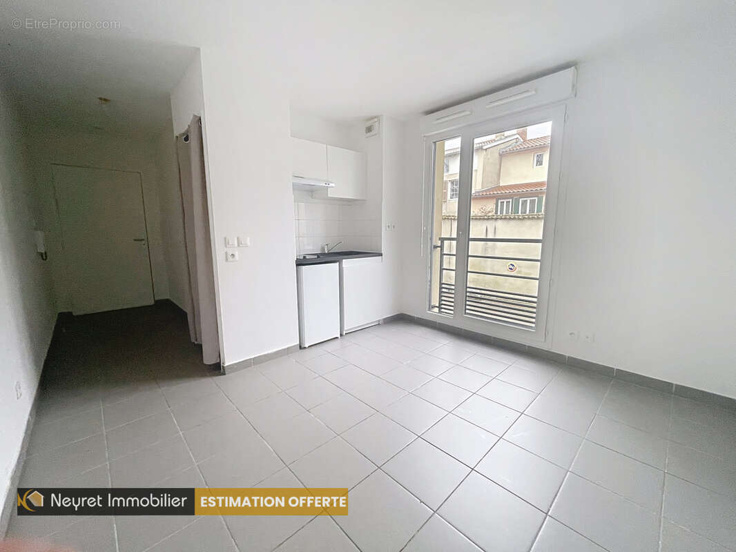 Appartement à SAINT-GENIS-LAVAL