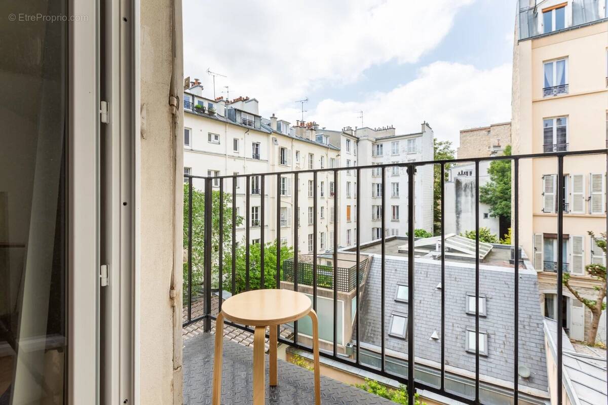 Appartement à PARIS-17E