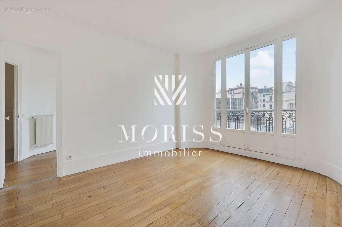 Appartement à PARIS-14E