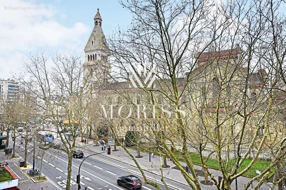 Appartement à PARIS-14E