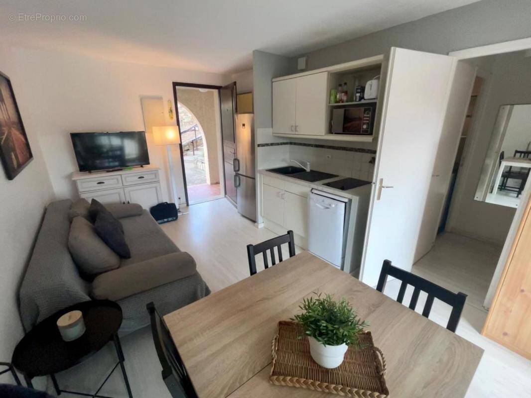 Appartement à ROQUEBRUNE-SUR-ARGENS