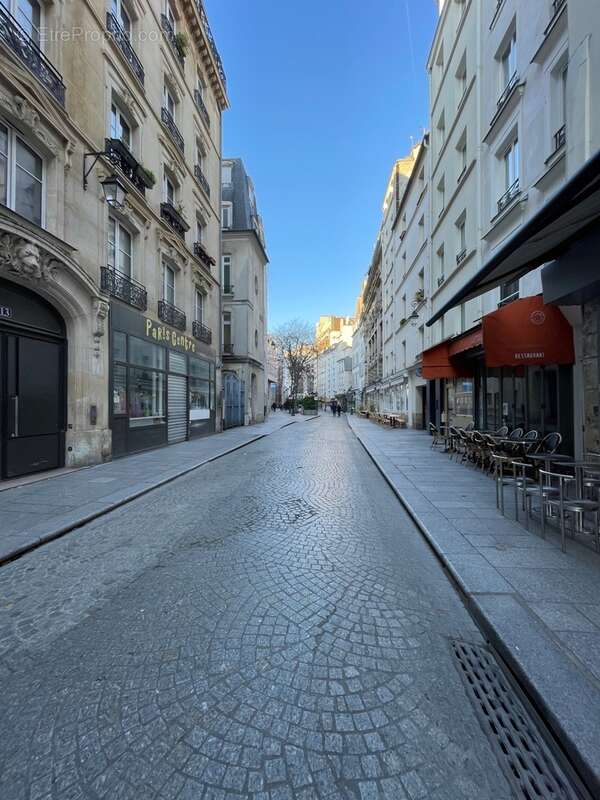 Appartement à PARIS-2E