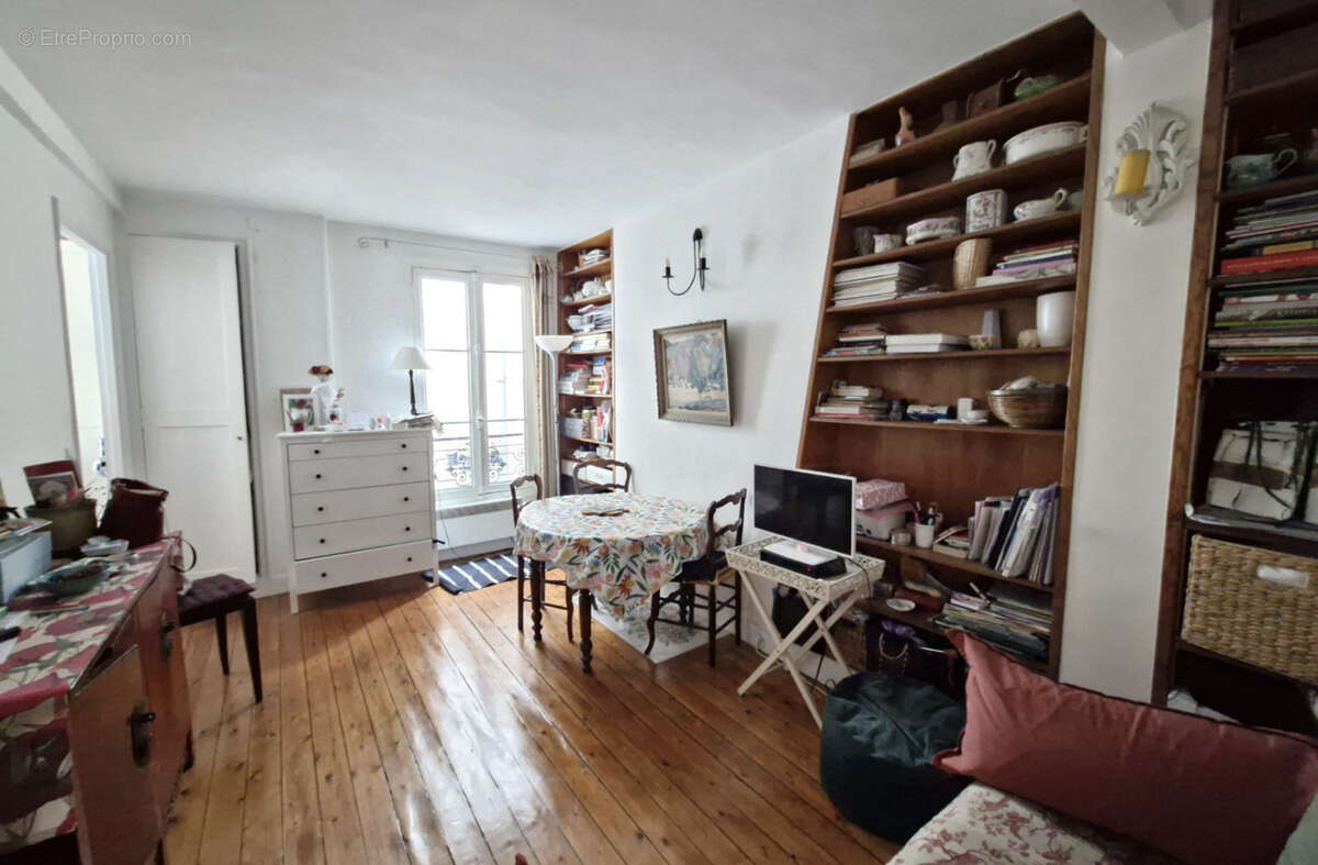 Appartement à PARIS-2E