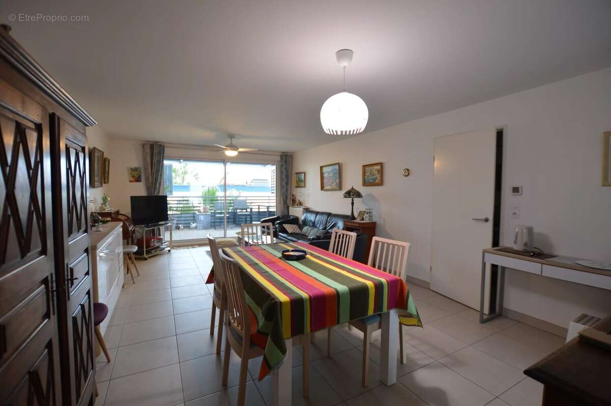 Appartement à MAUGUIO