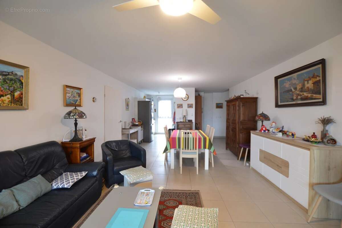 Appartement à MAUGUIO