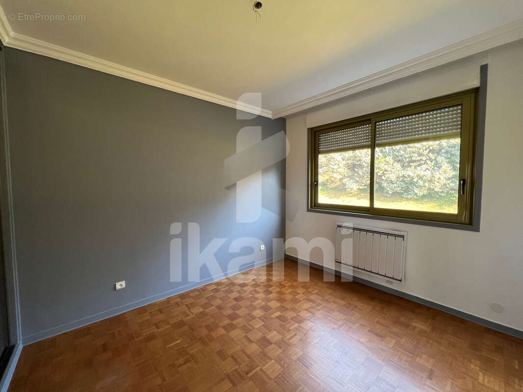 Appartement à CHARBONNIERES-LES-BAINS