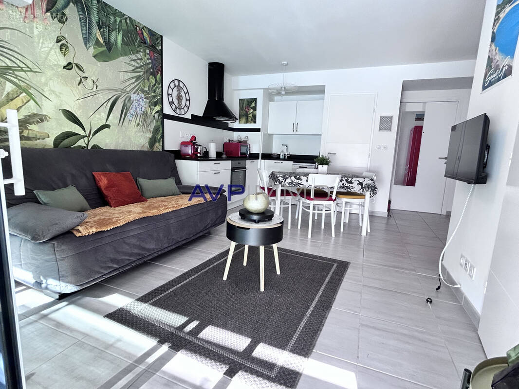 Appartement à SAINT-CYR-SUR-MER