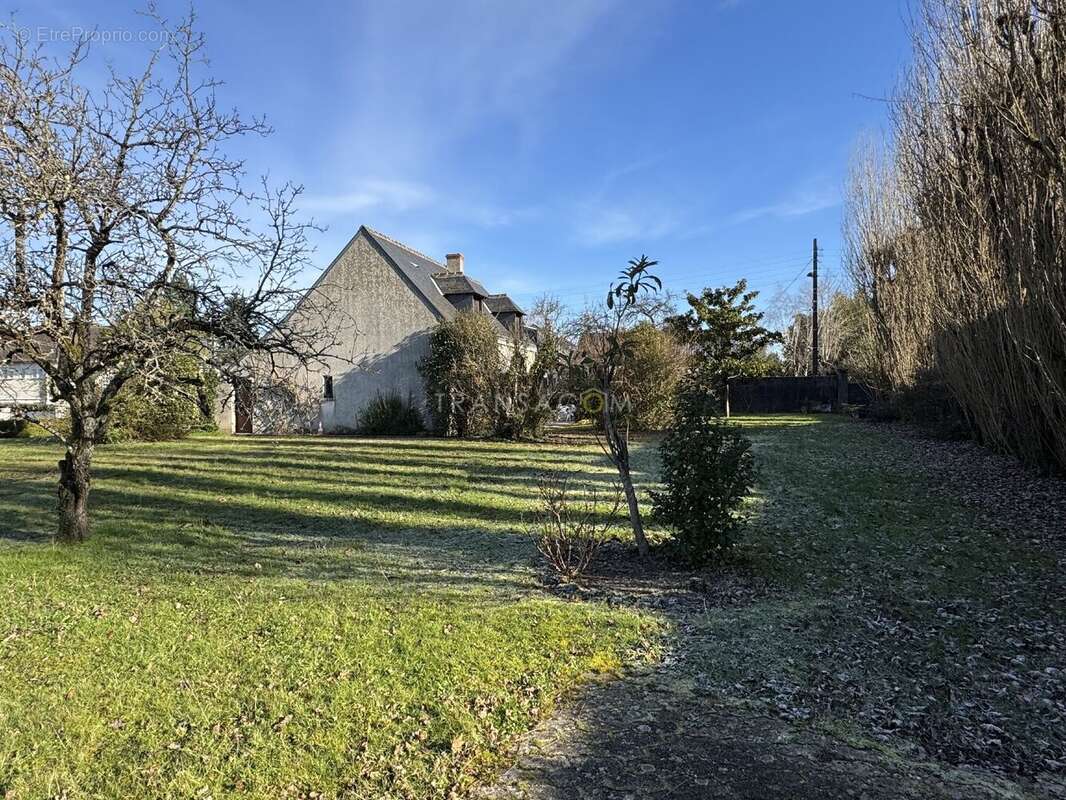 Maison à SAINT-CYR-SUR-LOIRE