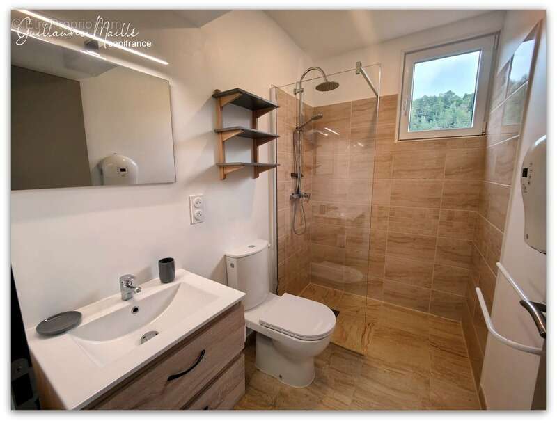 Appartement à LAMALOU-LES-BAINS