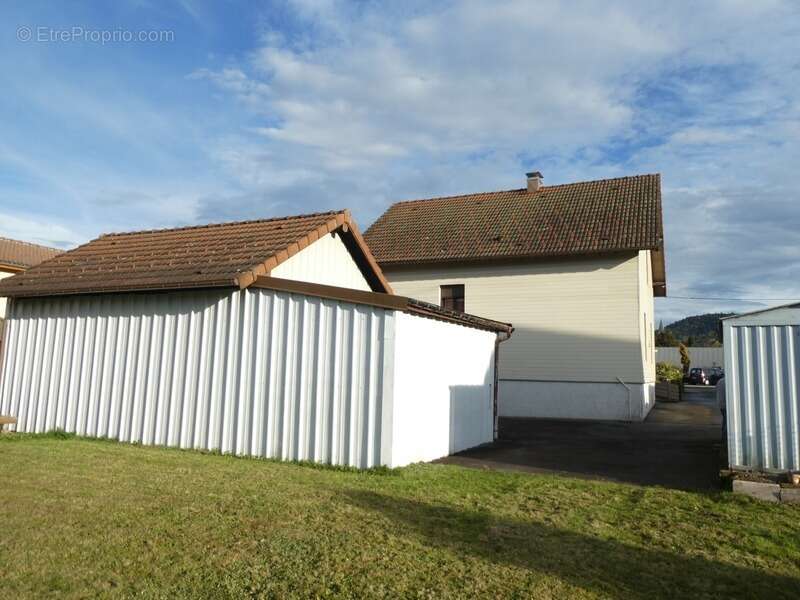 Maison à LE THILLOT