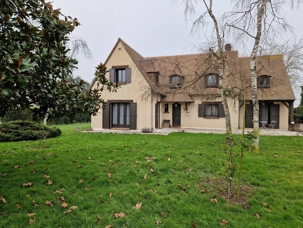 Maison à JOUY-MAUVOISIN