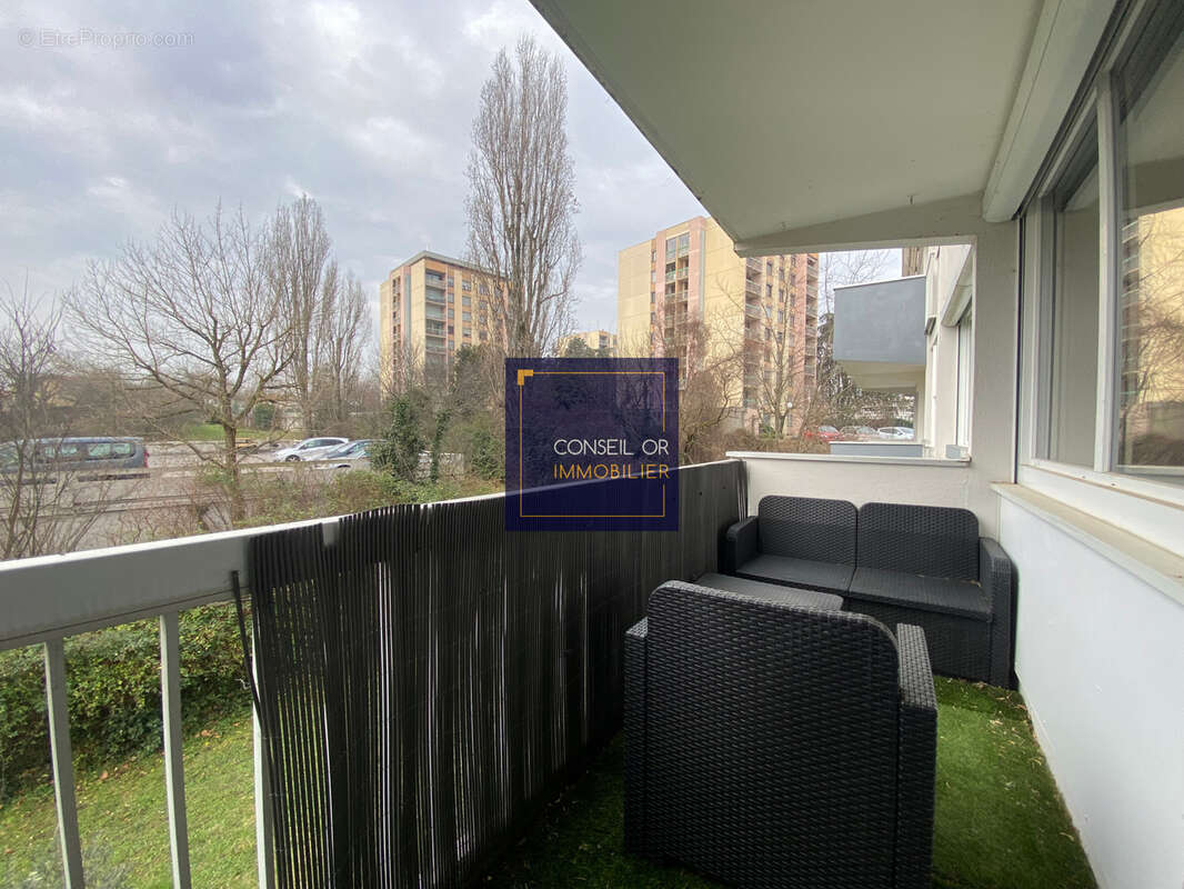 Appartement à SAINT-GENIS-LAVAL