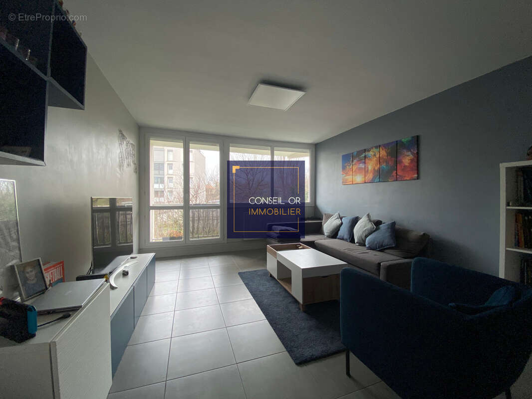 Appartement à SAINT-GENIS-LAVAL