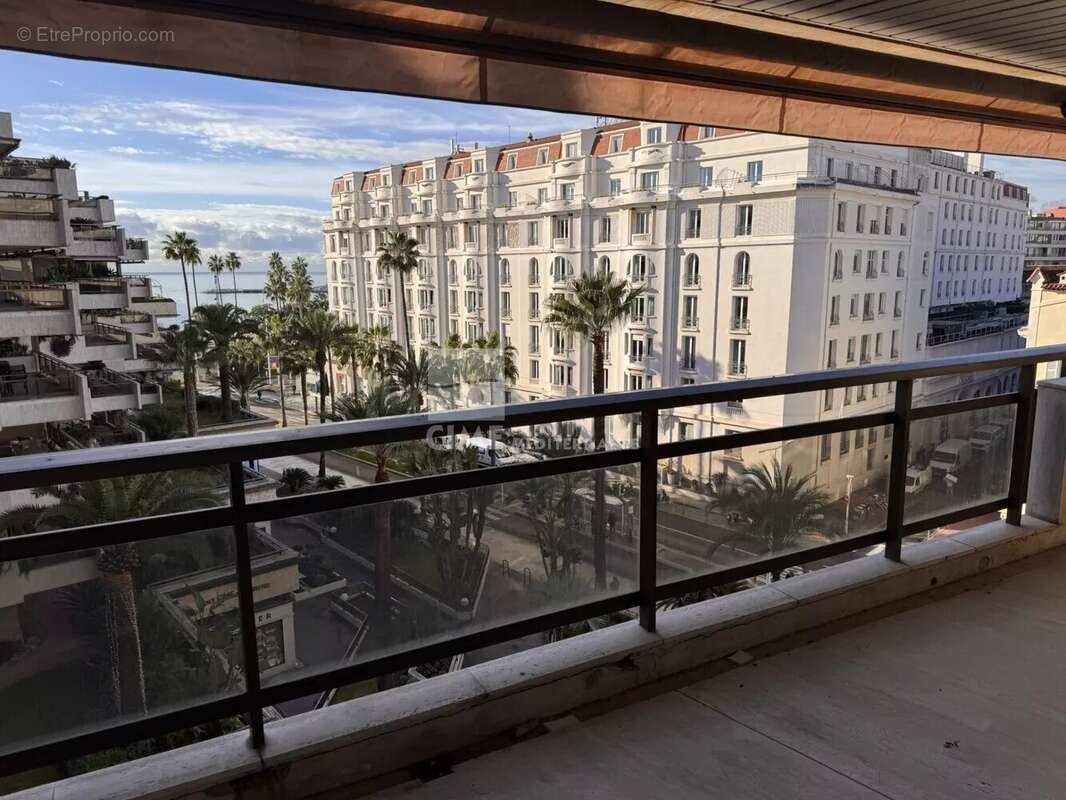 Appartement à CANNES