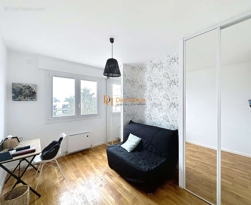 Appartement à CHARBONNIERES-LES-BAINS