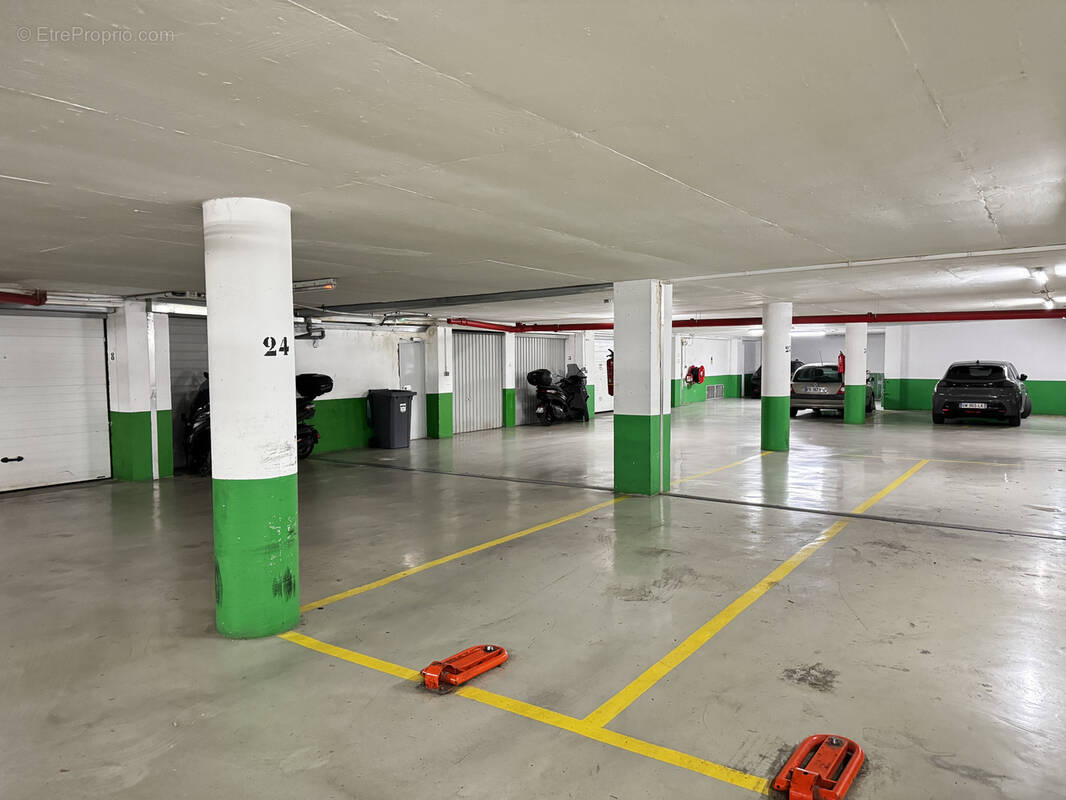 Parking à MARSEILLE-8E