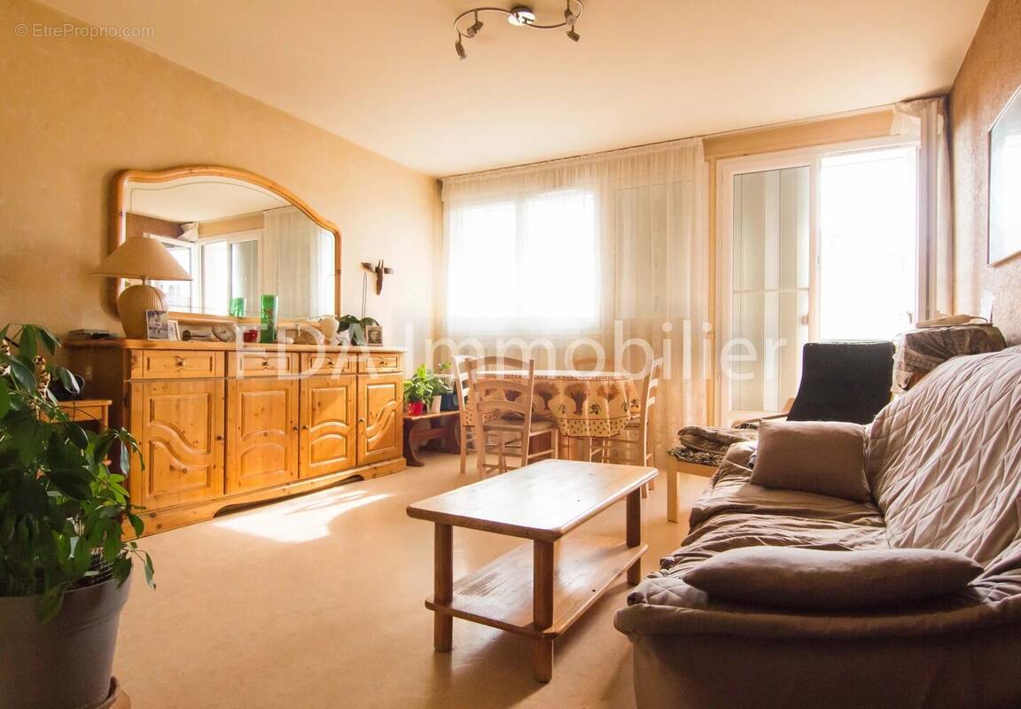 Appartement à LE PLESSIS-TREVISE