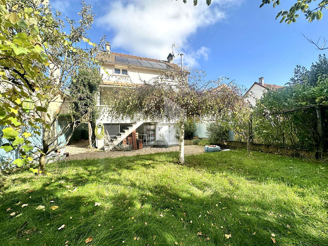 Maison à SARTROUVILLE