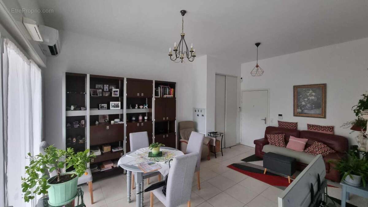 Appartement à CUGES-LES-PINS