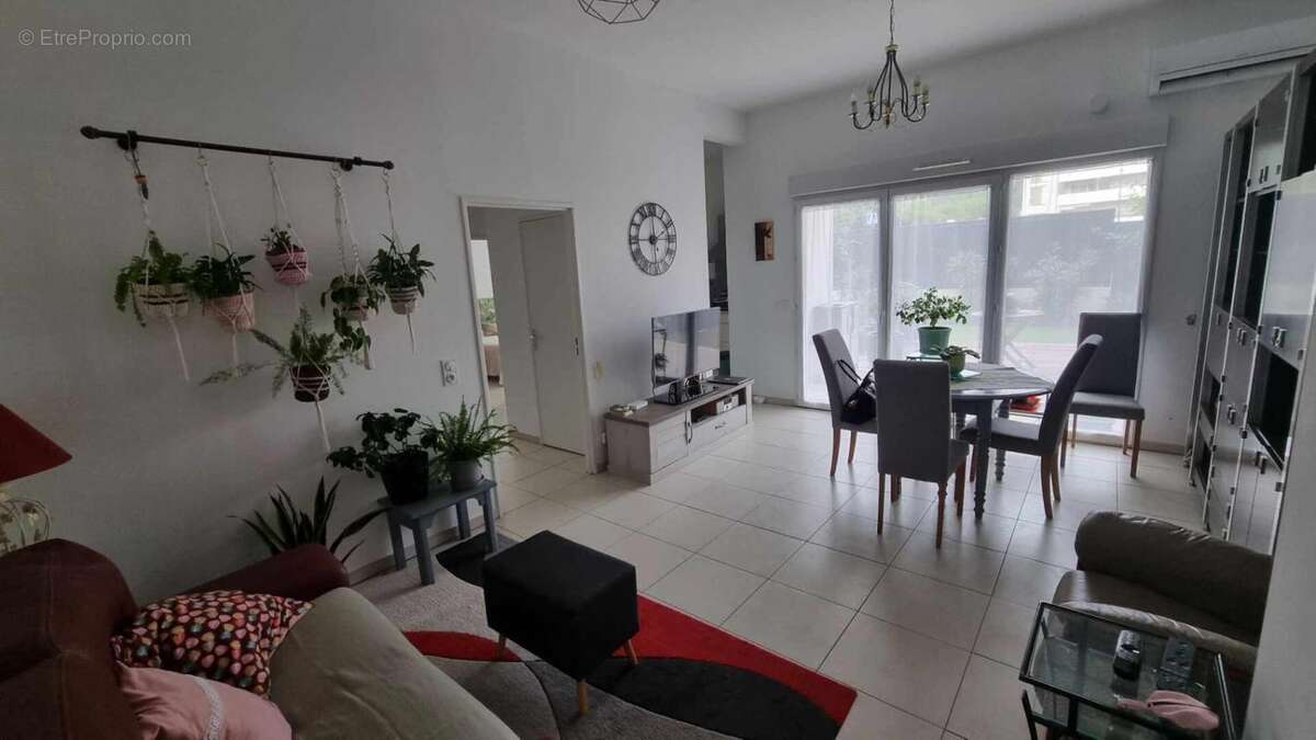 Appartement à CUGES-LES-PINS