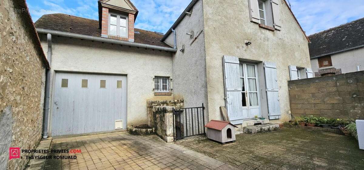 Maison à FERRIERES-EN-GATINAIS