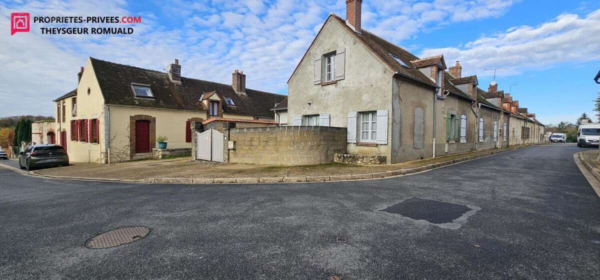 Maison à FERRIERES-EN-GATINAIS