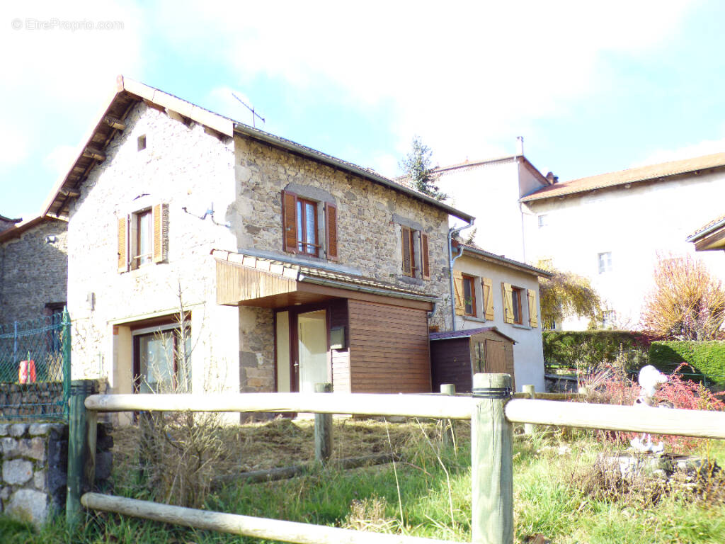 Maison à SAINT-GERMAIN-L&#039;HERM