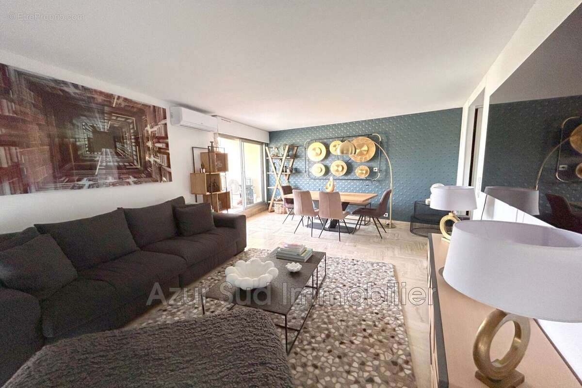 Appartement à MANDELIEU-LA-NAPOULE