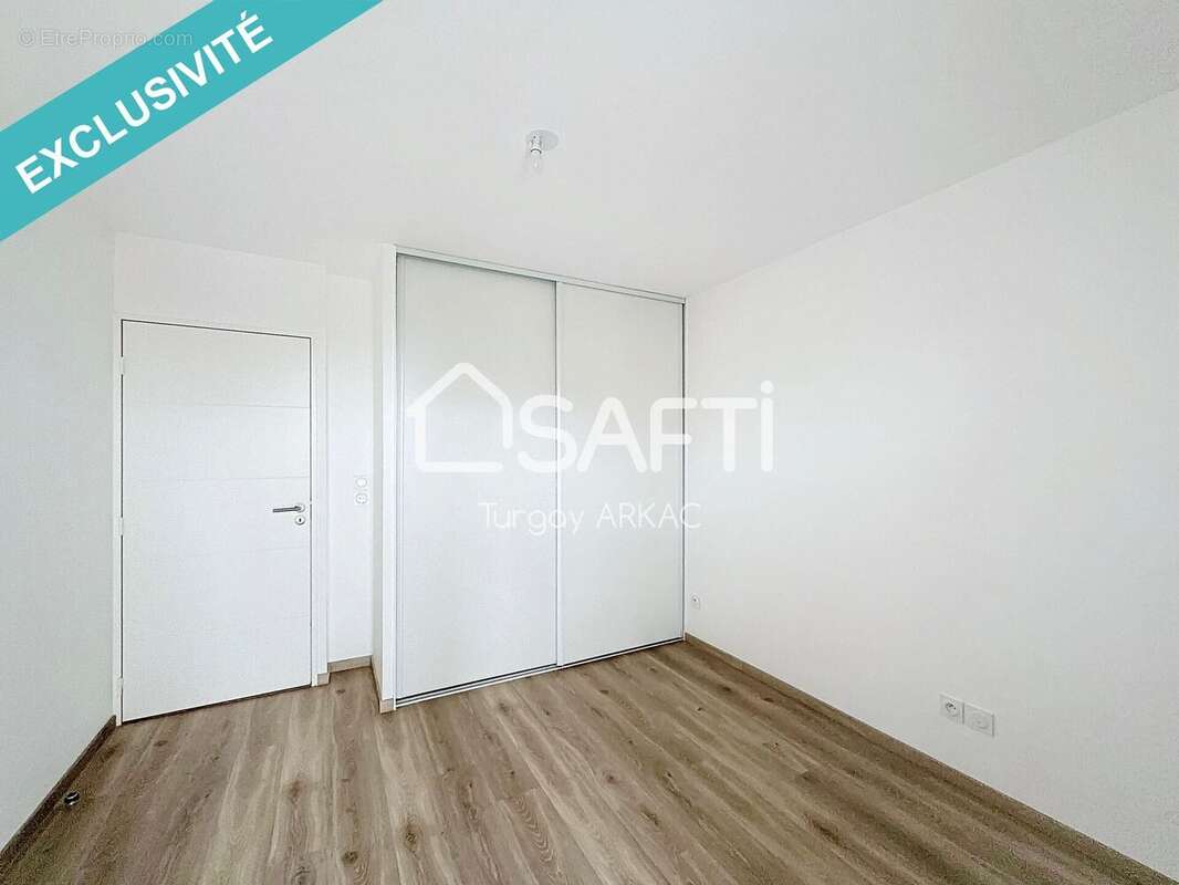 Photo 7 - Appartement à DECINES-CHARPIEU