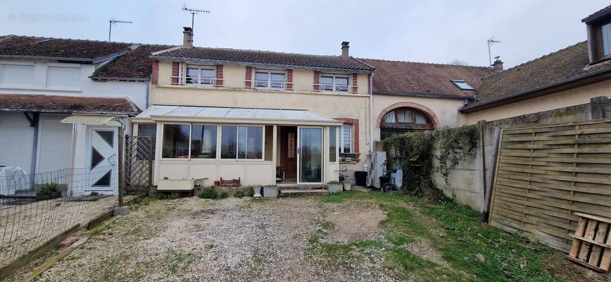 Maison à MISY-SUR-YONNE