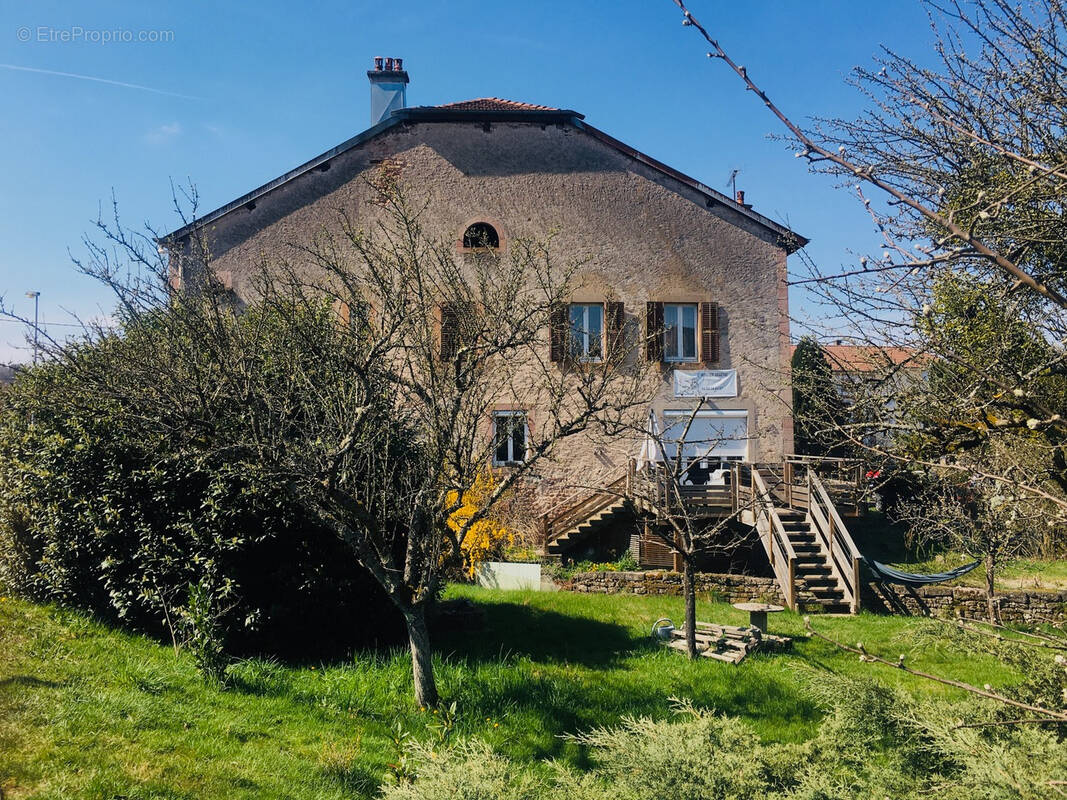 Maison à POUXEUX