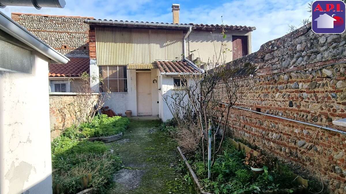 Maison à SAVERDUN