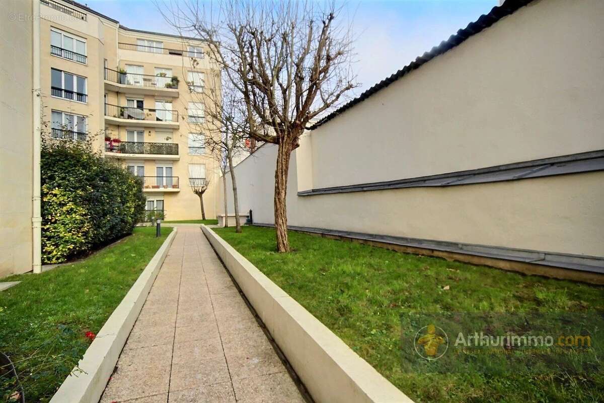 Appartement à CHARENTON-LE-PONT