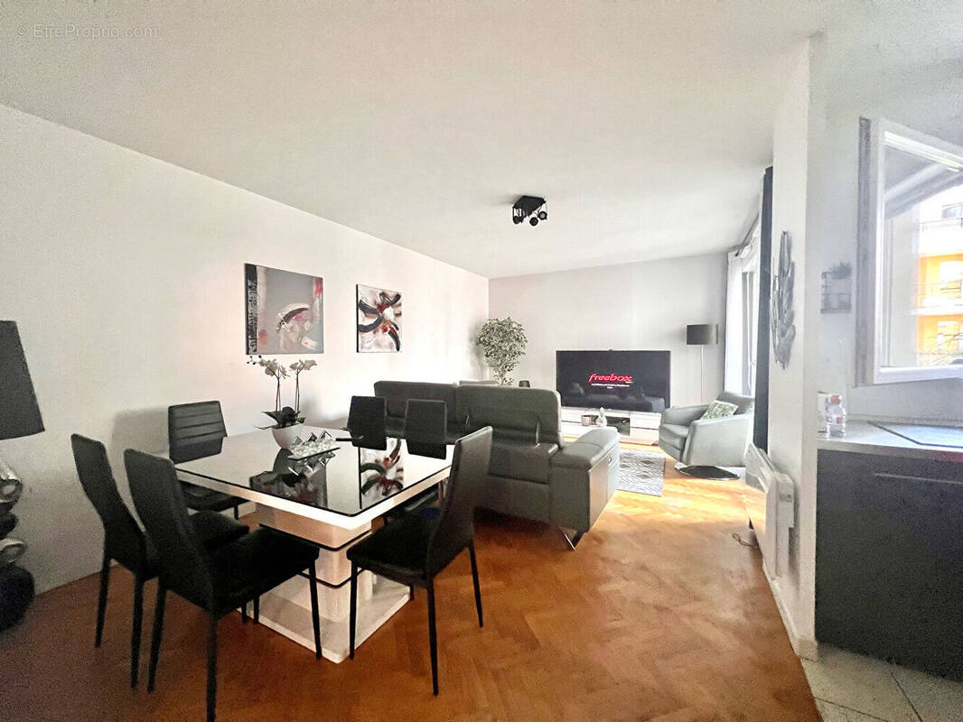 Appartement à NANTERRE