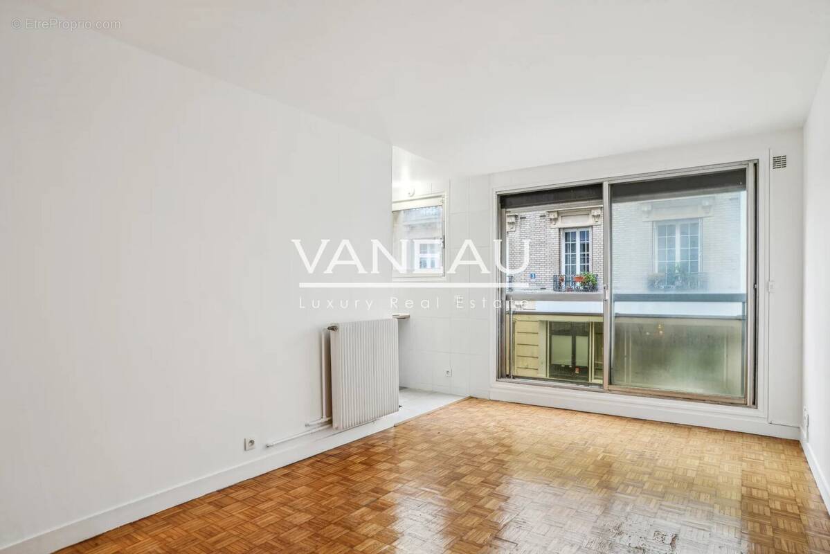 Appartement à PARIS-20E