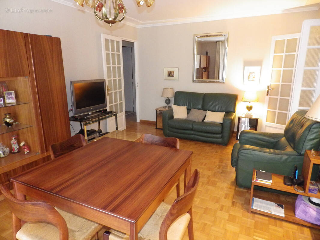 Appartement à MARSEILLE-2E