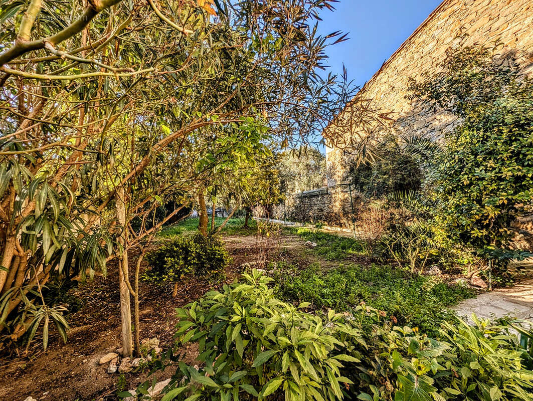 Maison à LEZIGNAN-CORBIERES