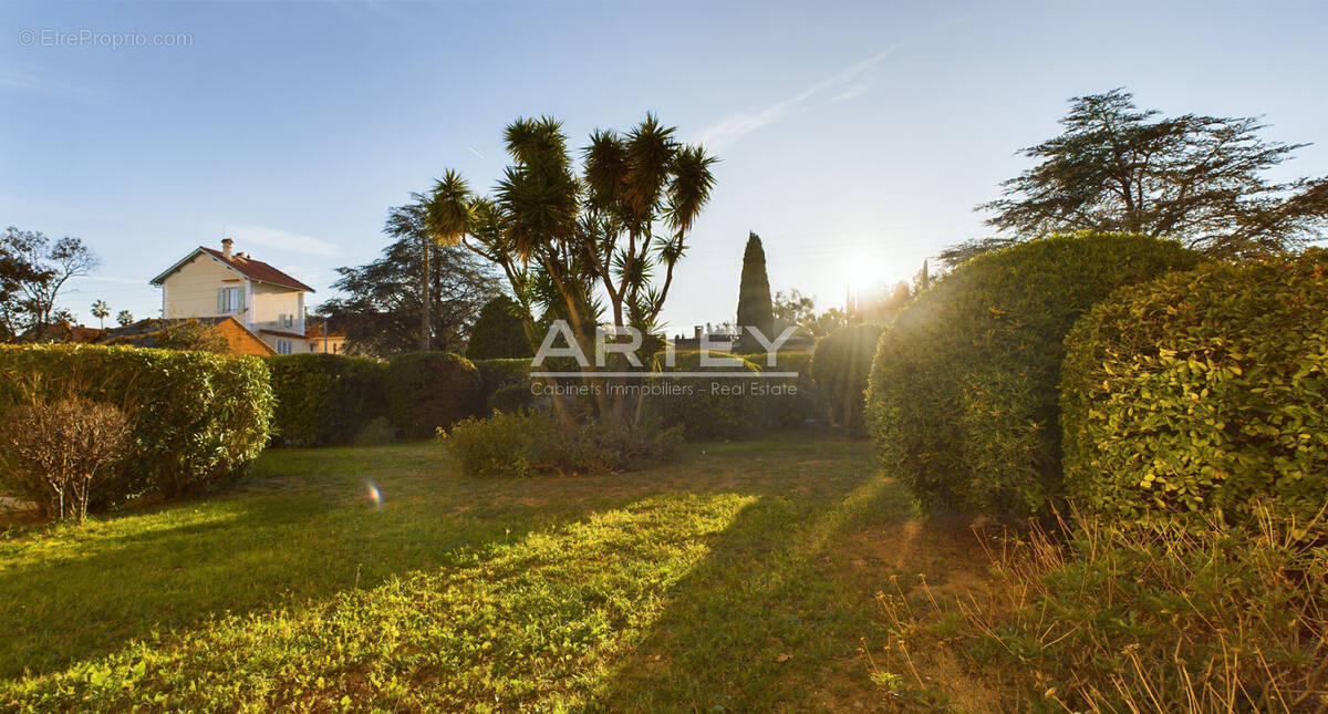 Appartement à CARQUEIRANNE