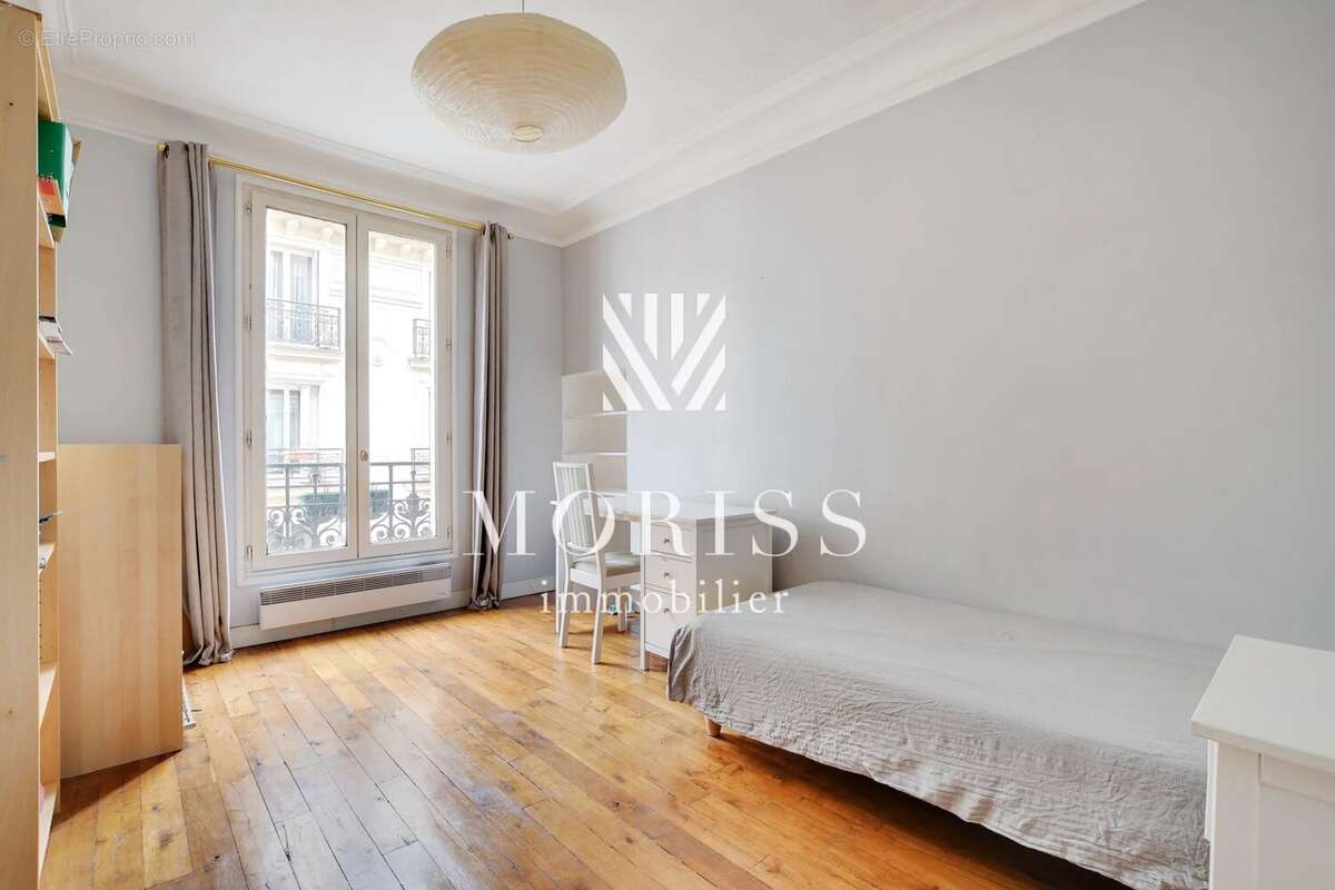 Appartement à PARIS-14E