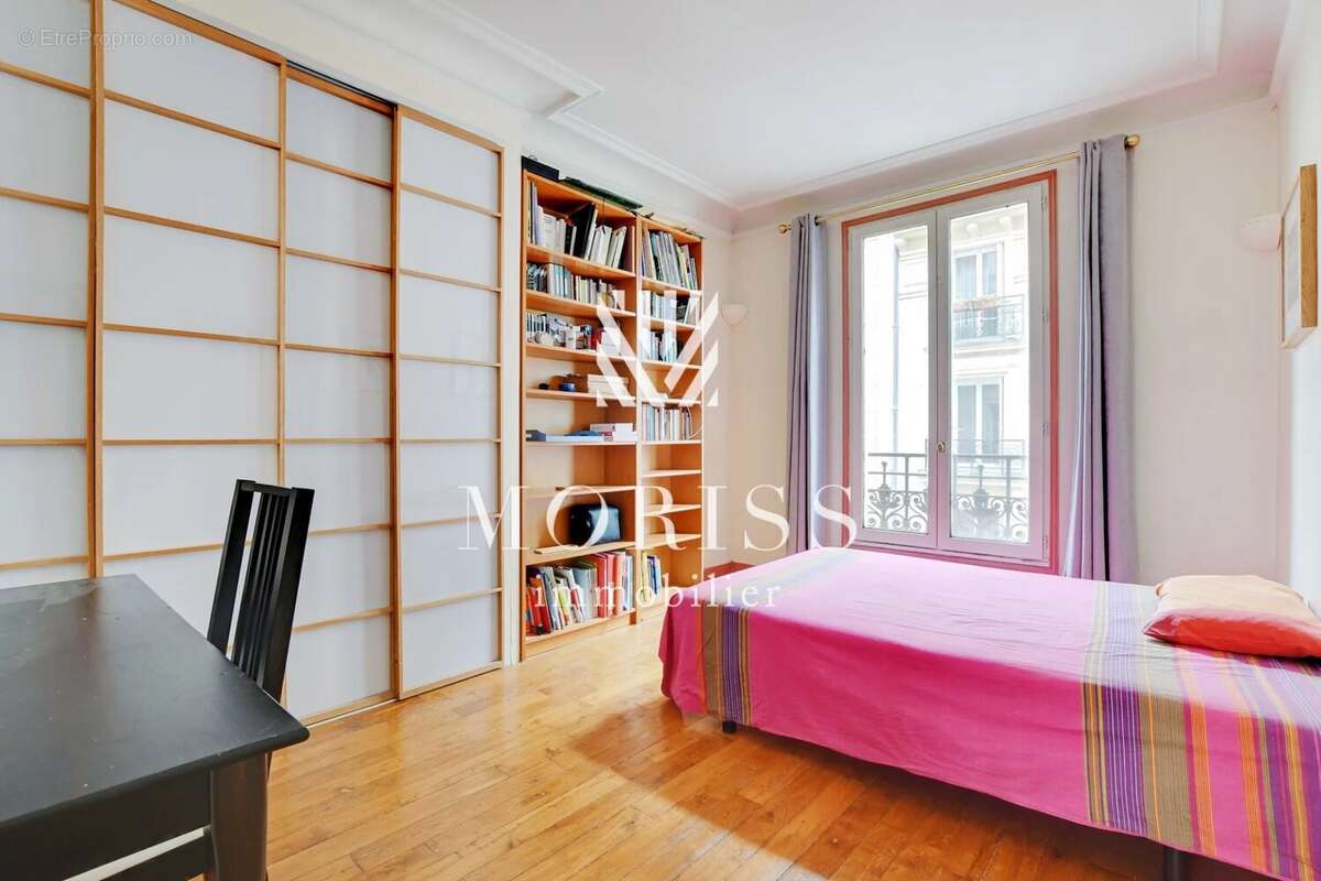 Appartement à PARIS-14E