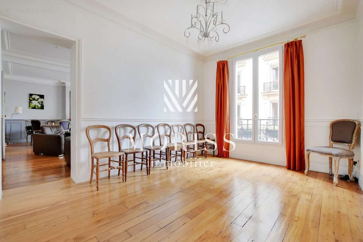 Appartement à PARIS-14E