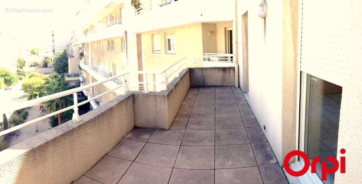 Appartement à MARSEILLE-5E