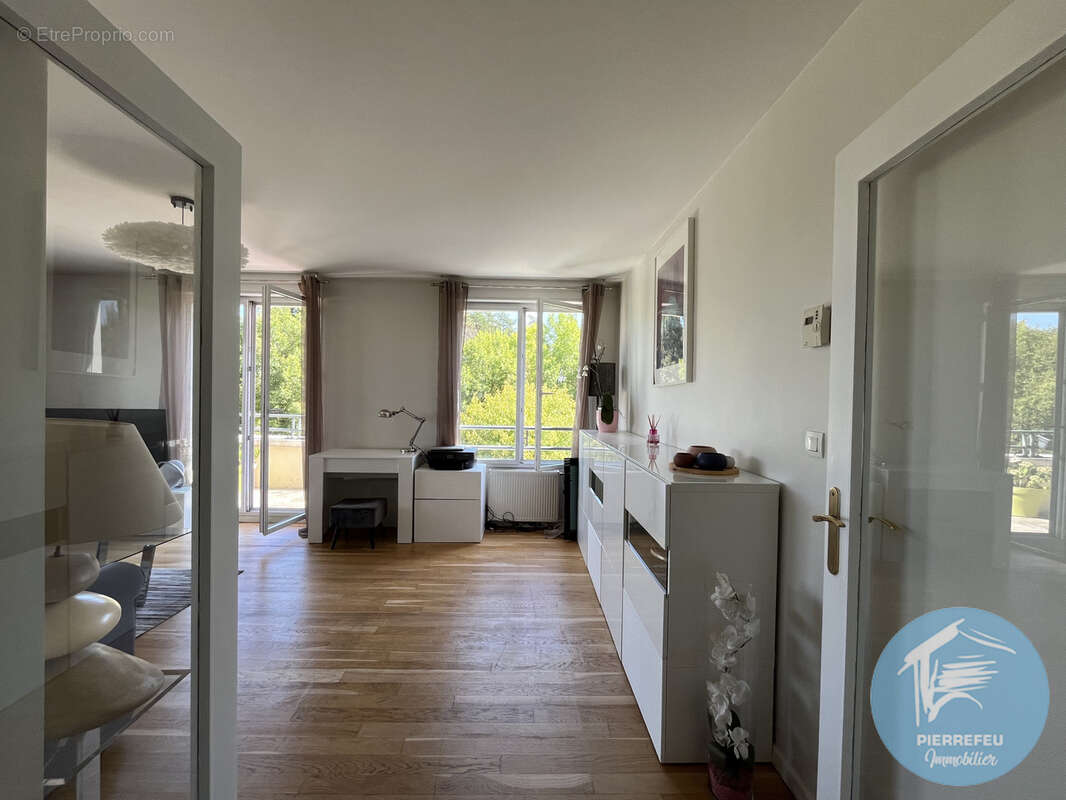 Appartement à CHARBONNIERES-LES-BAINS