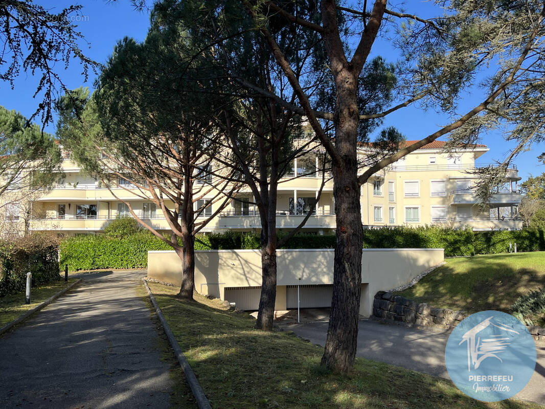 Appartement à CHARBONNIERES-LES-BAINS