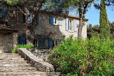 Maison à UZES